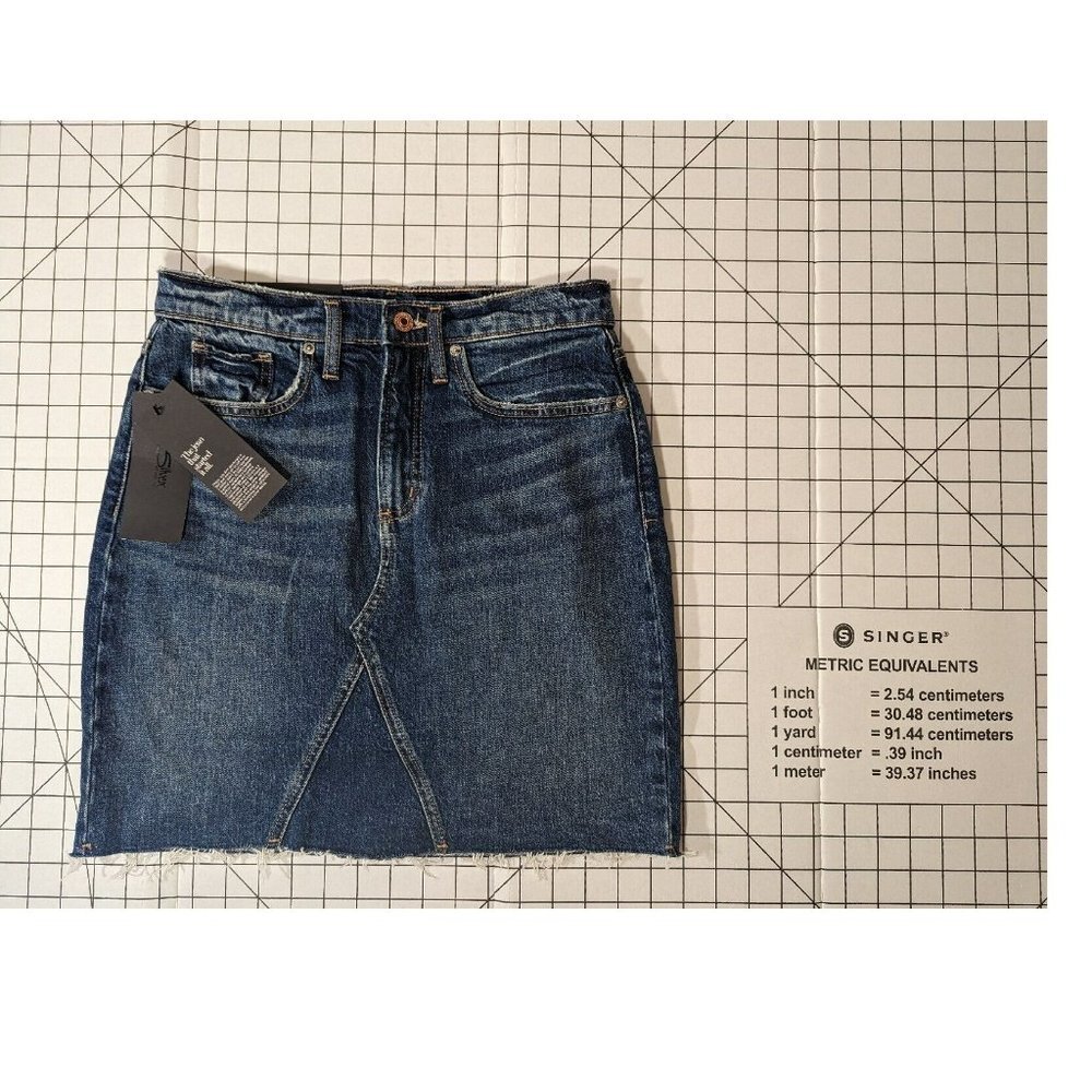 NEW- Size 2 Womens Silver Jeans Co. Jean Skirt Frisco Mini High Rise Indigo - Picture 2 of 11